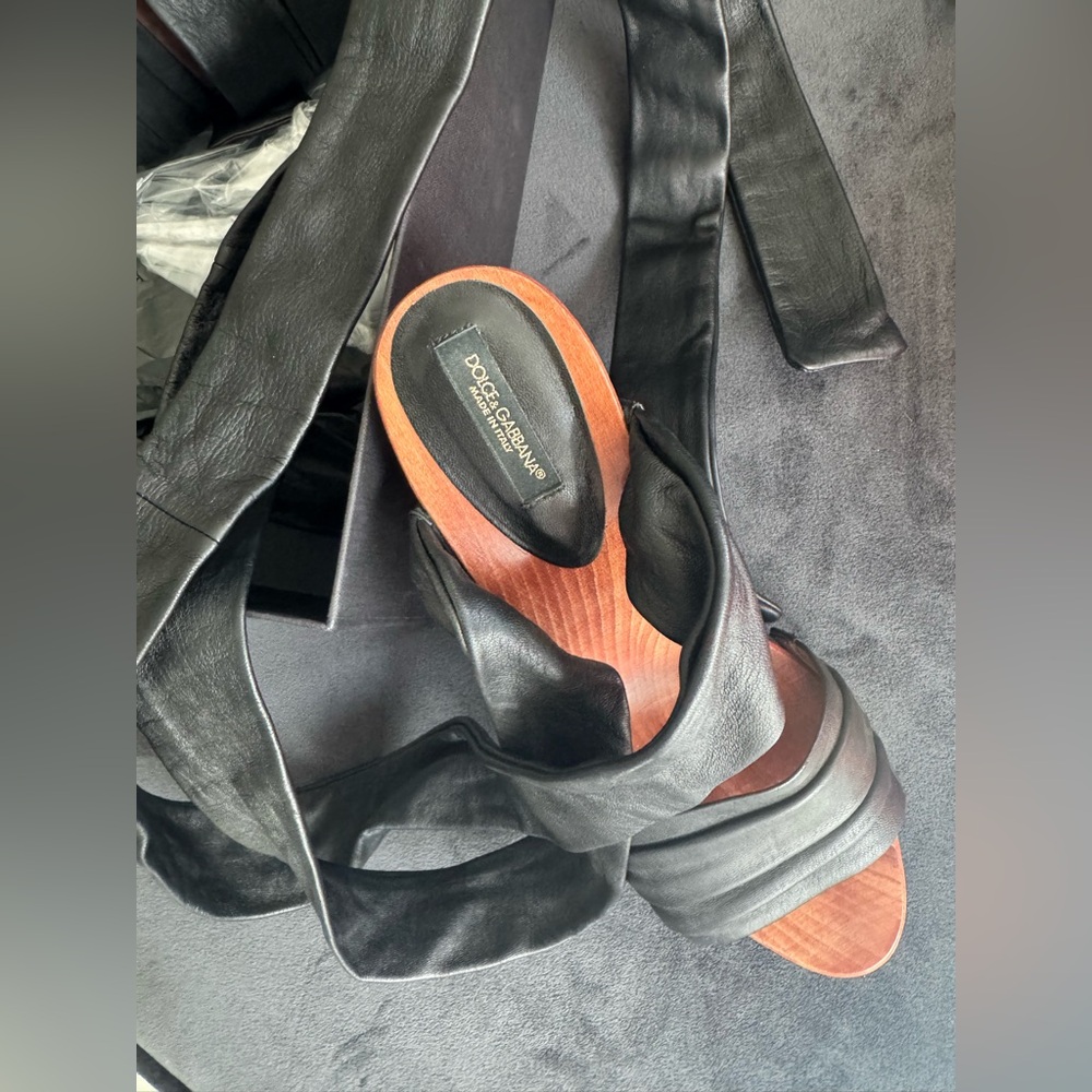 Dolce and Gabbana Wood, high heels